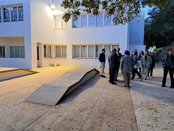 Acto de la inauguración del patio del CEIP Castell de Santa Àgueda.