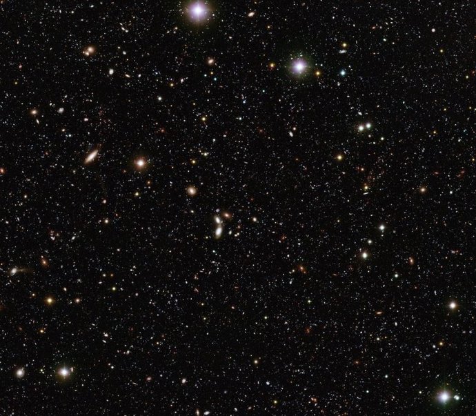 Archivo - Arquivo - Dois métodos para determinar a taxa cósmica de expansão do universo obtiveram resultados precisos, mas mutuamente inconsistentes. Os astrônomos esperavam que um terceiro método, usando ondas gravitacionais, fosse mais preciso, mas há p