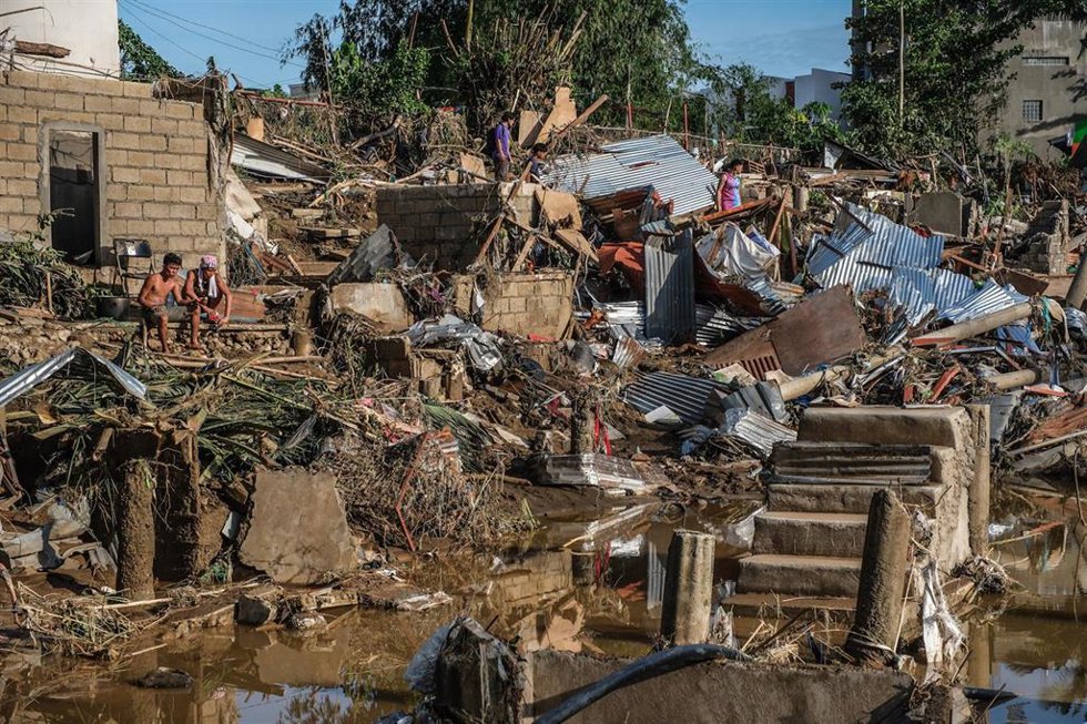 Destrozos en la provincia de Cebú tras el paso del tifón 'Kalmaegi' por Filipinas