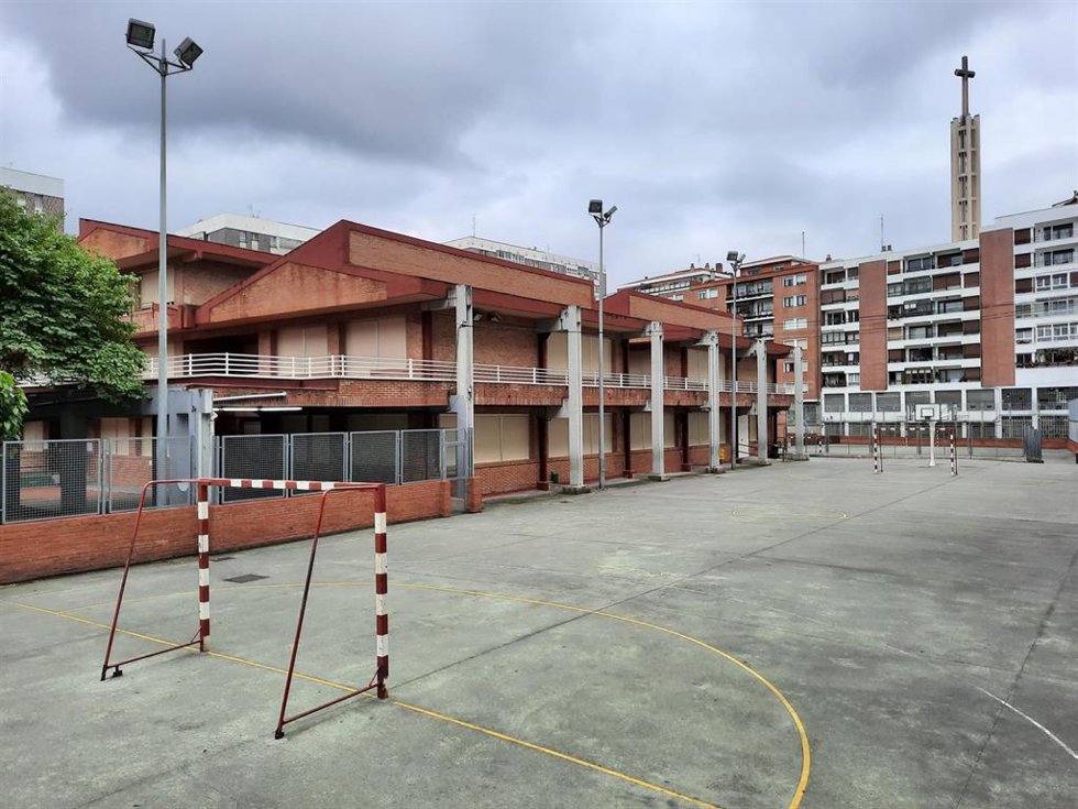 Archivo - Colegio público Deusto, en Bilbao