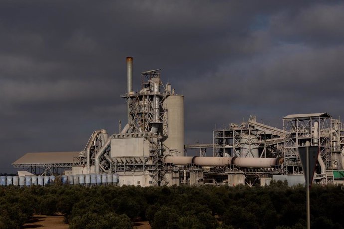 Archivo - Vista de la Fábrica 'El Alto', a 27 de noviembre de 2023, en Morata de Tajuña, Madrid (España). 