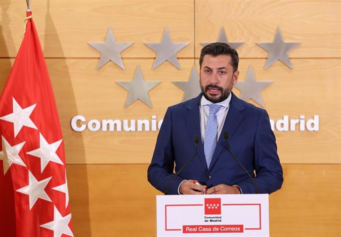 Archivo - El portavoz del PP en la Asamblea, Carlos Díaz-Pache, durante una rueda de prensa, tras una reunión con la presidenta de la Comunidad de Madrid, en la Real Casa de Correos