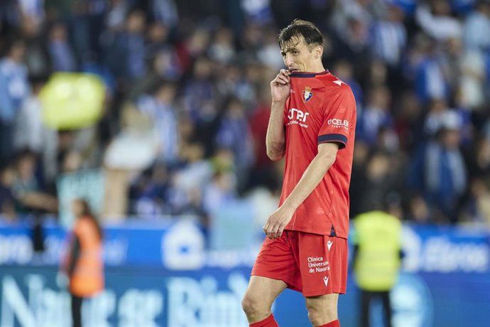 Archivo - El delantero croata Ante Budimir (CA Osasuna), en un partido ante el Deportivo Alavés de LaLiga EA Sports 2024-25. 