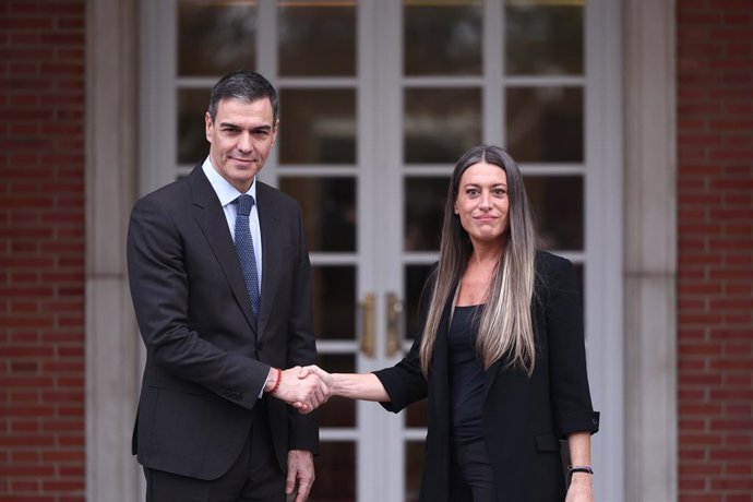 Archivo - Arquivo - O Presidente do Governo, Pedro Sánchez, recebe a porta-voz do Junts no Congresso, Miriam Nogueras, no Palácio Moncloa, em 13 de março de 2025, em Madri (Espanha). O Presidente do Governo recebe os porta-vozes dos partidos