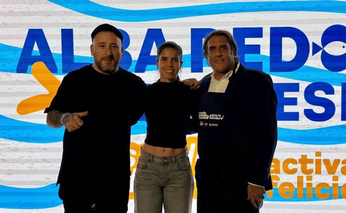De izda a dcha: El chef Miguel F. Vidal, la futbolista Alba Redondo y el gerente de 'Pesca España' Antonio Nieto