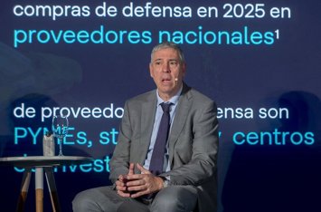 El consejero delegado de Indra Group, José Vicente de los Mozos, durante una reunión para trabajar en los Programas Especiales de Modernización (PEM), en IFEMA, a 29 de octubre de 2025, en Madrid.