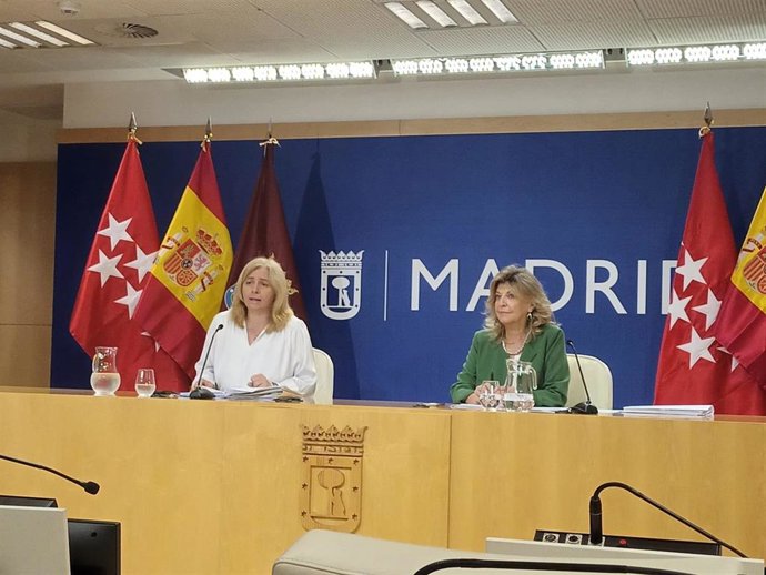 La portavoz municipal, Inma Sanz, y la delegada de Hacienda, Engracia Hidalgo