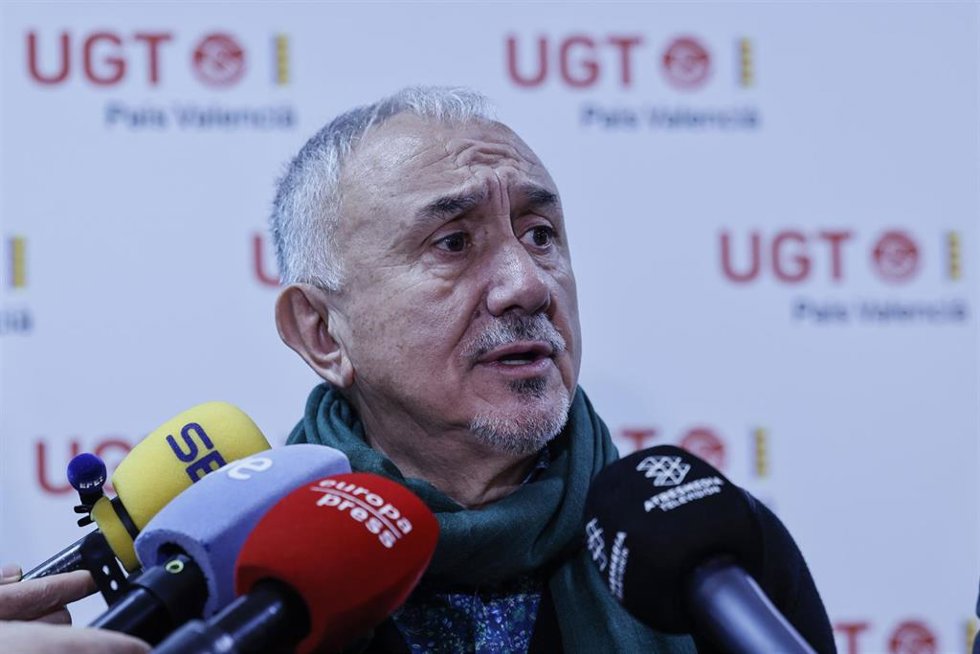 El secretario general de UGT, Pepe Álvarez, participa en la apertura de la Escola Sindical 'Societat y Treball', en la sede de UGT-PV