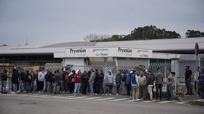 El 100% de la plantilla secunda la huelga en Prysmian como protesta por el despido de ocho compañeros, según comité