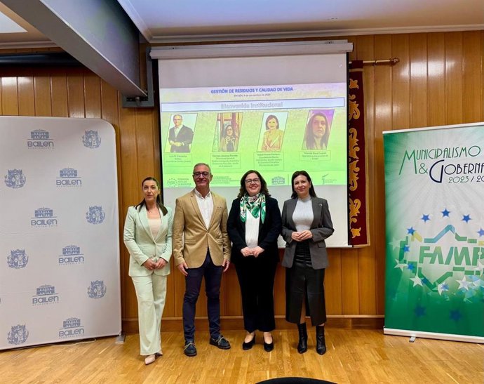 Inauguración de la jornada sobre gestión de residuos.