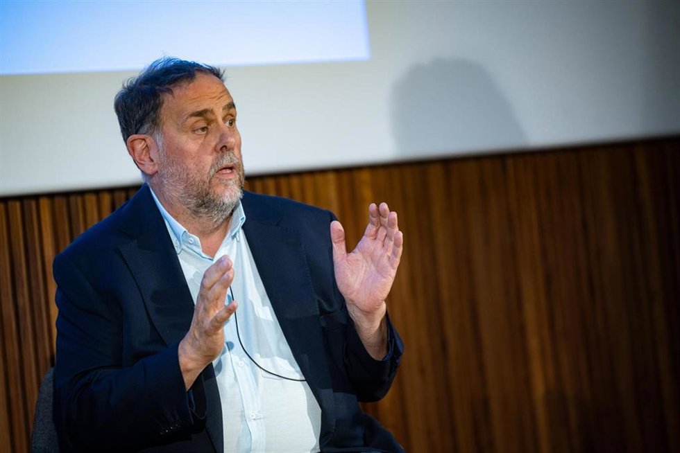 El presidente de ERC, Oriol Junqueras, participa en el ciclo 'Converses del deg', en el Collegi d'Economistes de Catalunya, a 23 de octubre de 2025, en Barcelona, Catalunya (España). Durante su intervención, Junqueras ha hablado sobre la financiación 