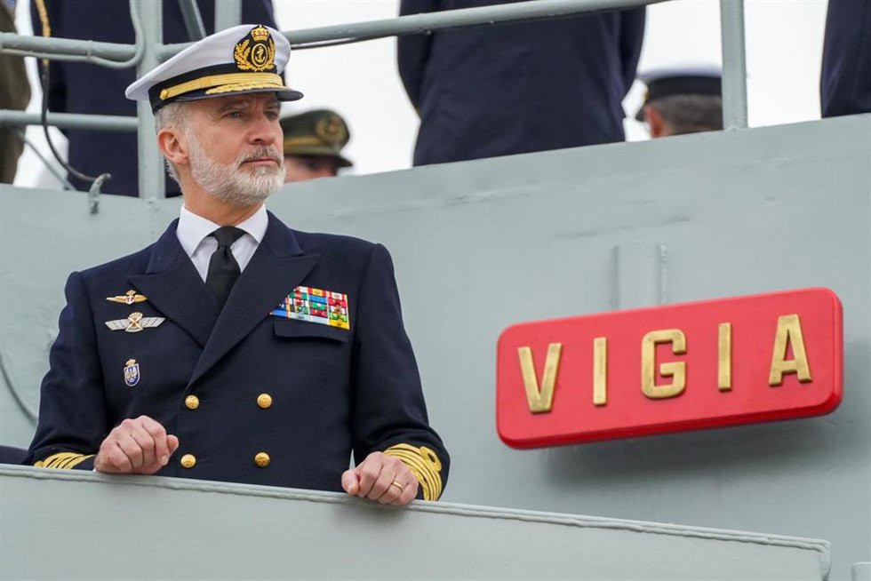 Archivo - El Rey Felipe VI en su última visita a Cádiz para despedir a la Princesa de Asturias al embarcar en el Juan Sebastián Elcano. 
