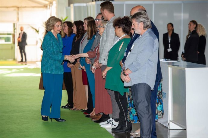 La Reina Doña Sofía saluda a los participantes de la inauguración del XI Congreso Nacional de Alzheimer CEAFA y el XV Congreso Iberoamericano de Alzheimer, a 6 de noviembre de 2025, en Ibiza 