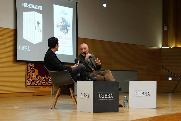 El escritor Arturo Pérez-Reverte durante la presentación de la octava novela de Alatriste en el Festival del Cine y la Palabra (CiBRA 2025), en Toledo.