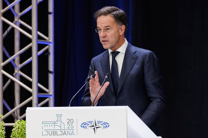 HANDOUT - 13 de outubro de 2025, Eslovênia, Ljubljana: O Secretário-Geral da OTAN, Mark Rutte, fala durante a 71ª Sessão Anual da Assembleia Parlamentar da OTAN. Foto: -/NATO/dpa - ATENÇÃO: uso editorial apenas e somente se o crédito mencionado acima for 