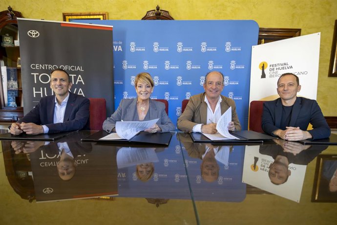 Convenio entre el Festival de Huelva y Toyota.