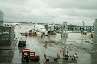 Condenan a Vueling a compensar a una mujer guipuzcoana con esclerosis múltiple por no dejarle volar con su scooter