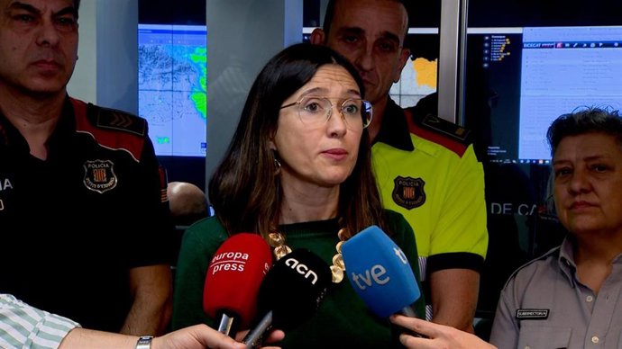 La consellera de Interior y Seguridad Pública, Núria Parlon, en declaraciones a los medios