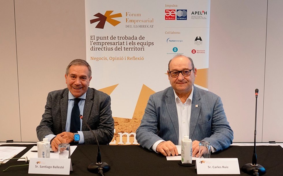 Archivo - El presidente del Fórum Empresarial del Llobregat, Santiago Ballesté, y el presidente de FGC, Carles Ruiz.