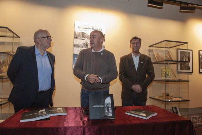 Presentación del libro que recoge las fotografías que a lo largo de su vida realizó Eduardo Rodera.