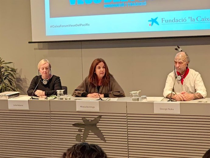 Adams, Domingo y Nuku durante la rueda de prensa.