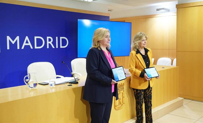 Inma Sanz, responsable de Portavocía, Vicealcaldía, Seguridad y Emergencias, y la delegada de Hacienda, Engracia Hidalgo