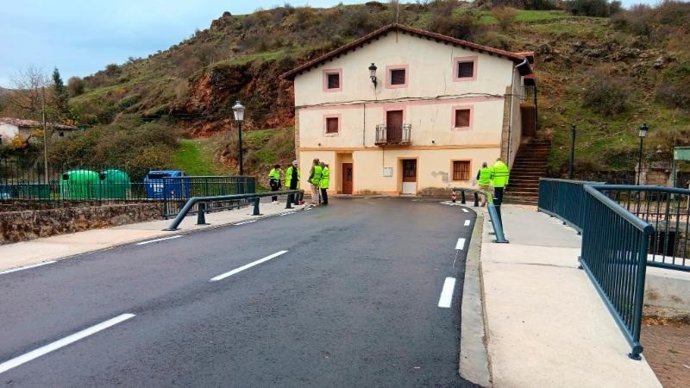 Reforzada la seguridad vial en la carretera LR-113 entre Villavelayo y el límite con Burgos tras una inversión de 4,7M