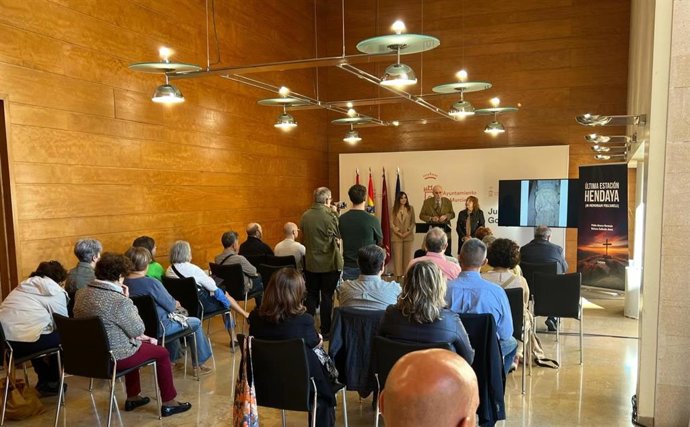 Presentación del libro 'Última estación Hendaya (In memoriam Fulcanelli)'