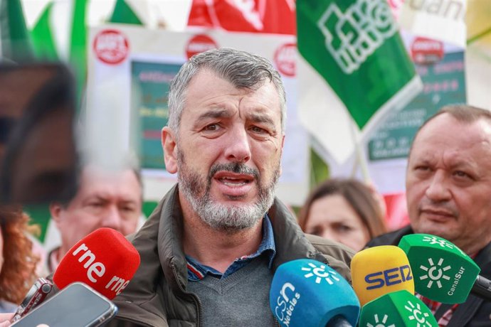 Archivo - El secretario General de UGT Andalucía, Oskar Martín en la  manifestación de CCOO y UGT por el Primero de Mayo en Córdoba. A 1 de mayo de 2024, en Córdoba (Andalucía, España). Imagen de archivo