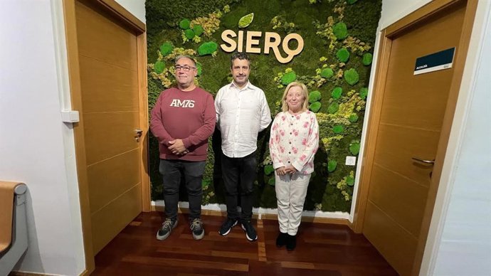 Participantes en la firma del convenio