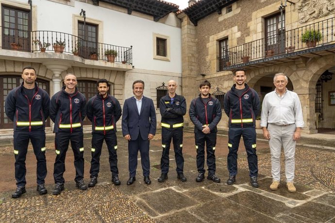 El Parque de Bomberos de Camargo alcanza los 19 efectivos tras la incorporación de cinco nuevos