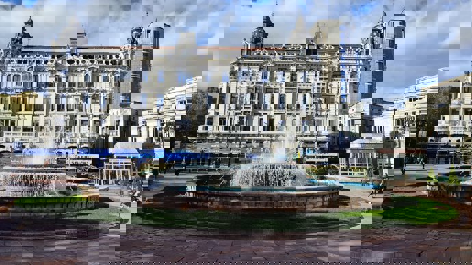 Fuente de la plaza de La Escandalera, en Oviedo.