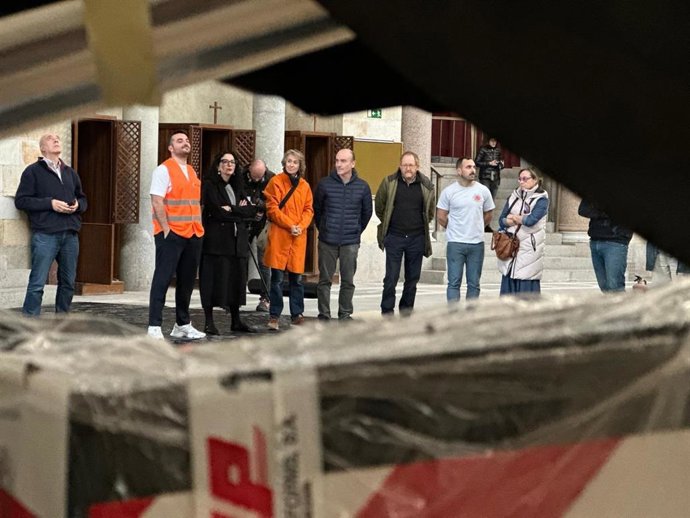 La consejera de Cultura, Vanessa Gutiérrez, durante su visita a los trabajos de la cúpula de La Laboral.