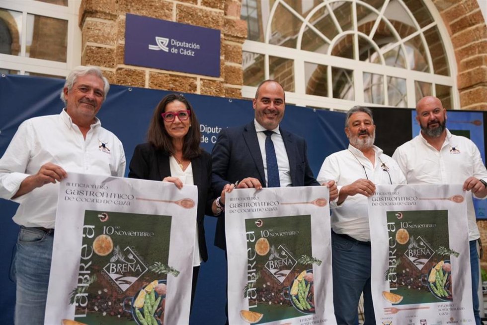 El responsable de Asistencia a Municipios de la Diputación y vicepresidente de la Mesa Provincial de la Caza y la Actividad Cinegética, Antonio Aragón, en la presentación del tercer Encuentro Gastronómico de Cocina de Caza de La Breña.