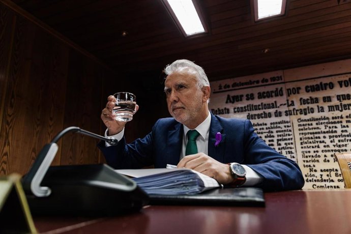 Archivo - El Ministro de Política Territorial y Memoria Democrática, Ángel Víctor Torres, durante su comparecencia en la comisión por el ‘caso Koldo’, en el Senado, a 6 de marzo de 2025, en Madrid (España). 