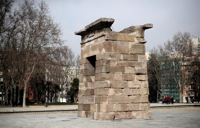Archivo - Bloque del Templo de Debod del antiguo Egipto en el Parque del Oeste junto al Paseo del Pintor Rosales, en Madrid (España) a 11 de febrero de 2020.