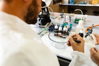 Archivo - Laboratorio de Tecnología de los Alimentos de la Universidad de León.