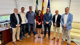 Reunión entre Junta y sindicatos por el desbloqueo del del convenio del comercio en Sevilla.