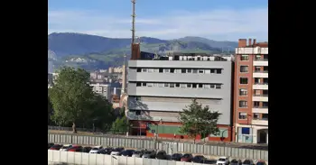 Detenida una empleada de un hotel de Barakaldo (Bizkaia) por coger más de 1.700 euros de la cartera un cliente