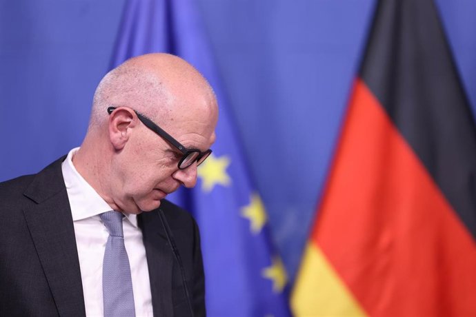 Archivo - El presidente de la Federación Alemana de Fútbol, Bernd Neuendorf, en una rueda de prensa.