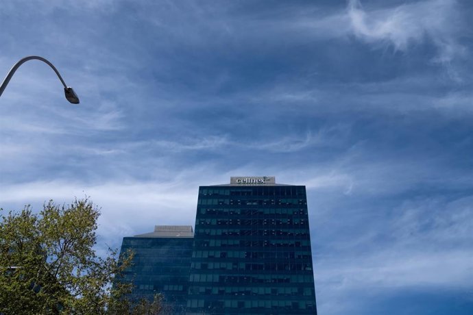 Archivo - Fachada de la sede de Cellnex Telecom,  en Barcelona.