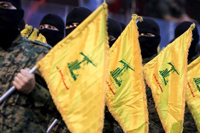 Archivo - September 20, 2025, Beirut, Beirut, Lebanon: Pro-Iranian Hezbollah militants from the elite al-Radwan Brigade parade during a ceremony to mark 1st anniversary of the assassination of their leader Ibrahim Akil in Beirut southern suburb. Akil and 
