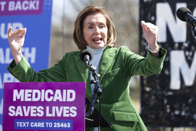 Archivo - March 12, 2025, Washington, District Of Columbia, USA: U.S. Representative NANCY PELOSI (D-CA) speaking at a rally to save healthcare in Washington, D.C.