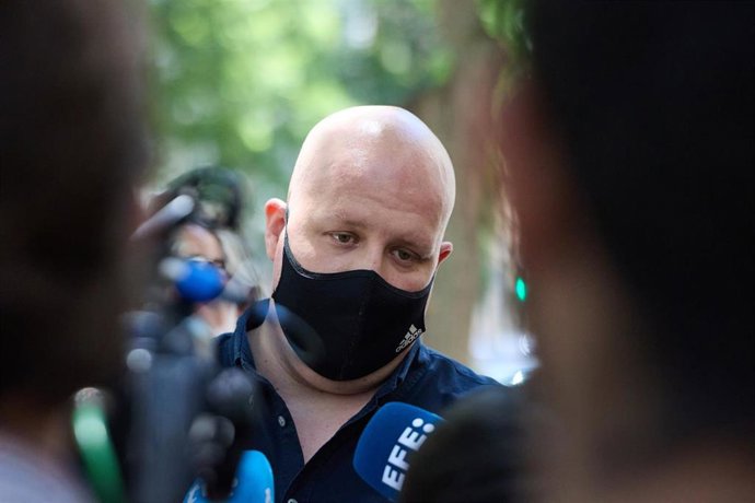 Archivo - El empresario Álvaro Romillo, alias 'CryptoSpain', ofrece declaraciones a la prensa al salir de declarar en el Tribunal Supremo, a 11 de julio de 2025, en Madrid (España). 