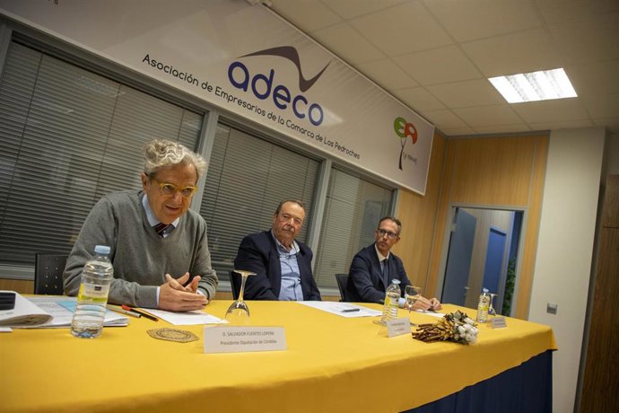 El presidente de la Diputación de Córdoba, Salvador Fuentes, en el encuentro con empresarios de la comarca de Los Pedroches.