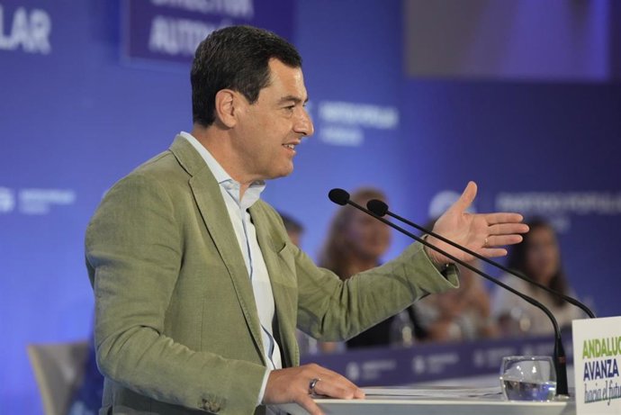 Juanma Moreno, durante la Junta Directiva del PP-A, en septiembre, en la que anunció la celebración del 17 Congreso regional