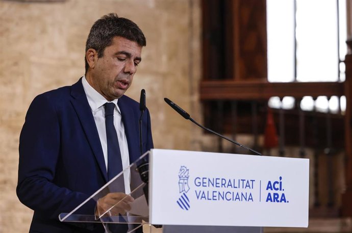 El presidente de la Generalitat valenciana en funciones, Carlos Mazón, durante una declaración institucional, en el Palau de la Generalitat, a 3 de noviembre de 2025, en Valencia, Comunidad Valenciana (España).
