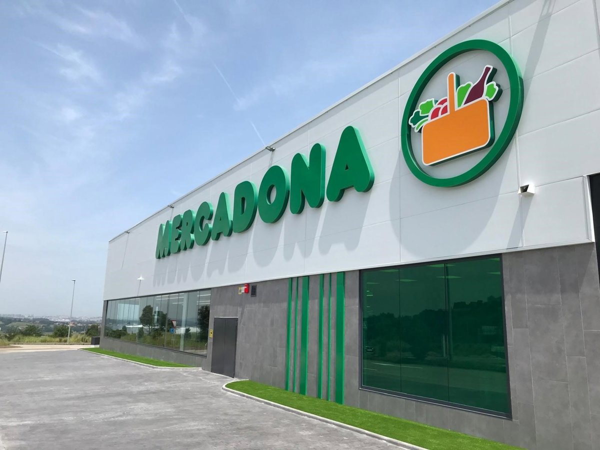 Trece tiendas de Mercadona en Cantabria participan en la campaña solidaria de los Bancos de Alimentos