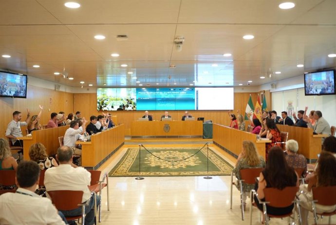 Archivo - Pleno de Diputación de Sevilla. Imagen de archivo.