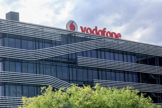 Archivo - Fachada de la sede de Vodafone en Madrid, a 12 de junio de 2024, en Madrid (España).
